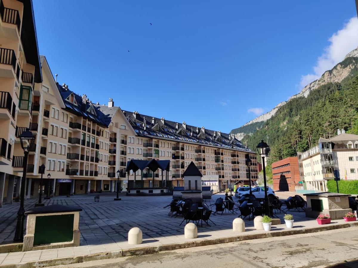 "Leo Pixel" Avairent Canfranc Estacion Apartman Kültér fotó