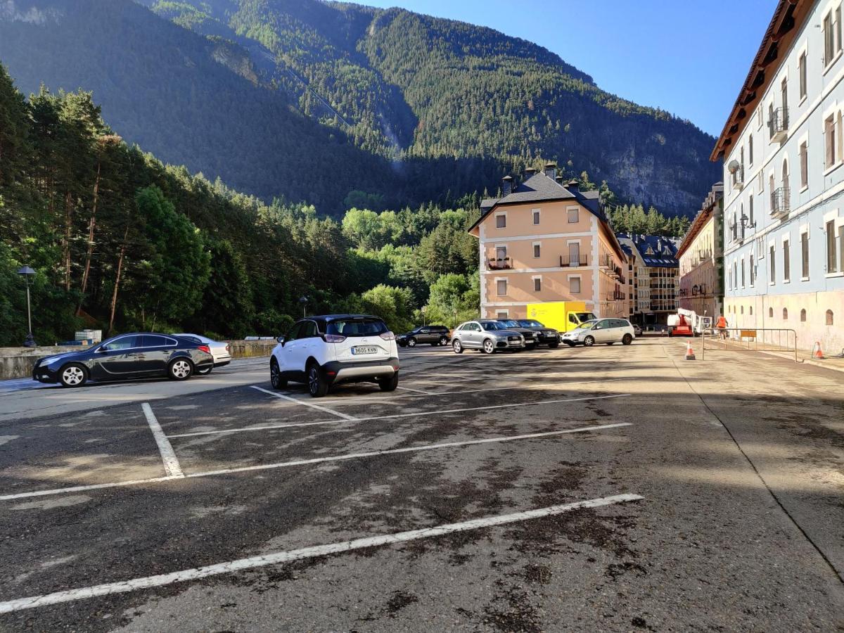 "Leo Pixel" Avairent Canfranc Estacion Apartman Kültér fotó