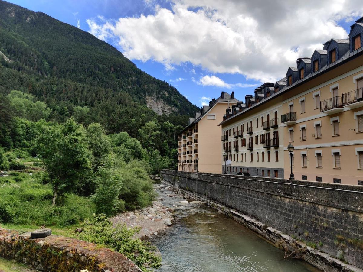 "Leo Pixel" Avairent Canfranc Estacion Apartman Kültér fotó