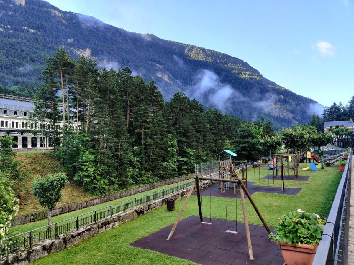 "Leo Pixel" Avairent Canfranc Estacion Apartman Kültér fotó